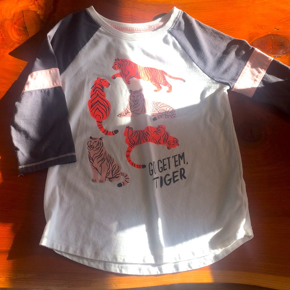 Girls super cute shirt